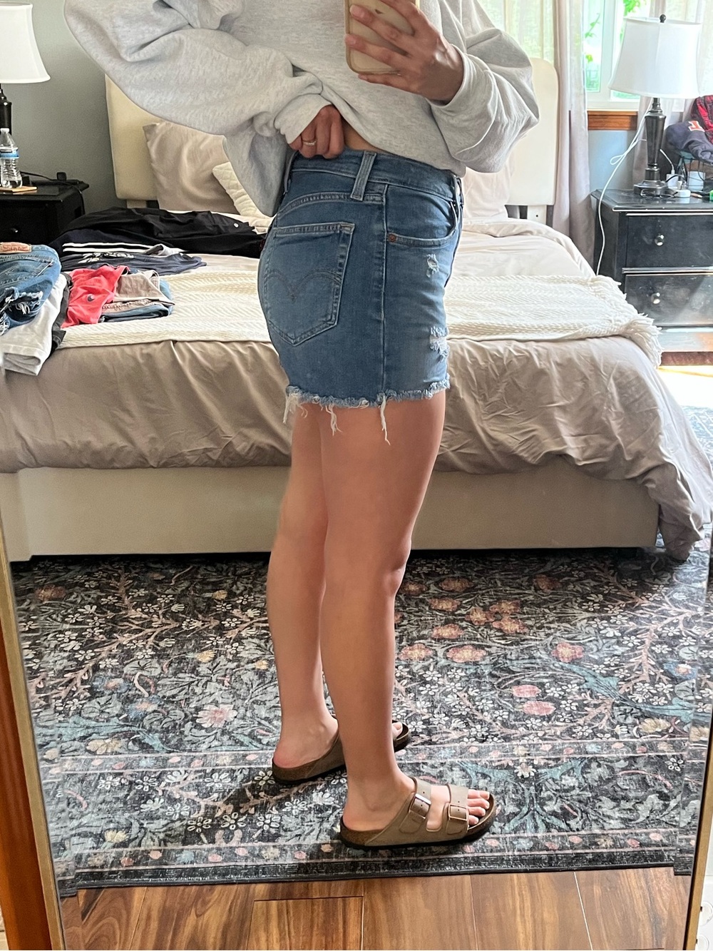 Levi’s High Rise Shorts - Picture 5 of 8